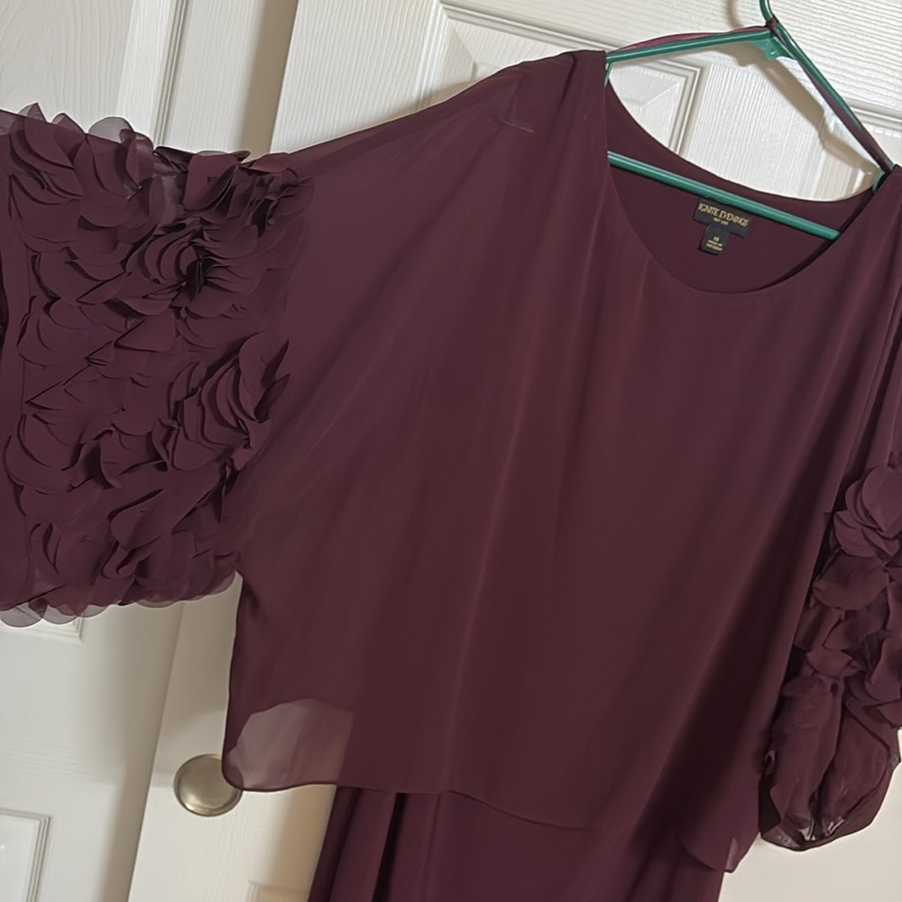 IGNITE EVENINGS DRESS - Picture 3 of 3